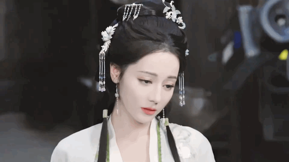 《白日提灯》迪丽热巴一秒变脸 