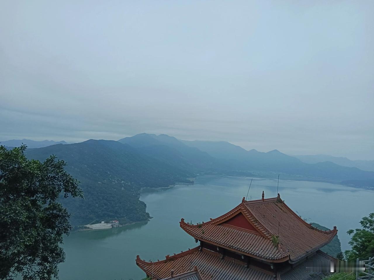 起心动念的念力非常之大，
尤其是有信仰的修行人，
大到会改写你的一些人生轨迹！