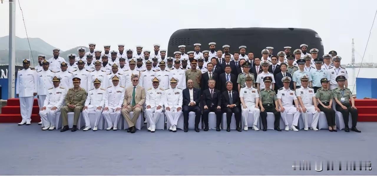 讲真，看到这张合影，心里面真的无限感慨！

有时候铁子就是认真“处”出来的，绝非