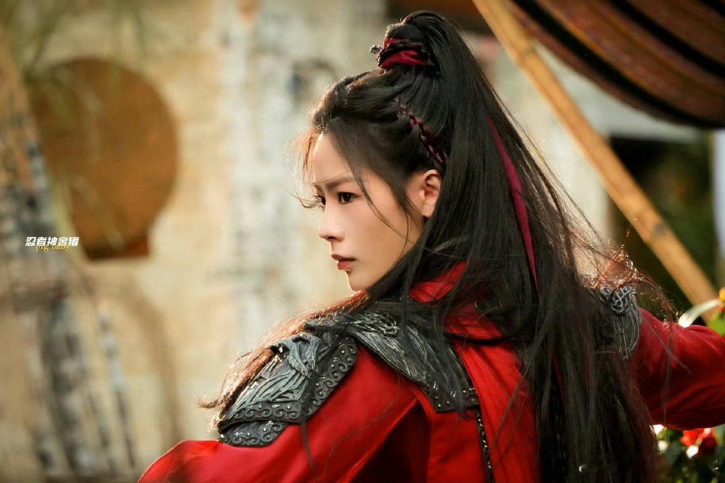 陈丽君超飒红衣少侠看陈丽君打戏不敢眨眼央视春节戏曲晚会 陈丽君的打戏有多绝？看完