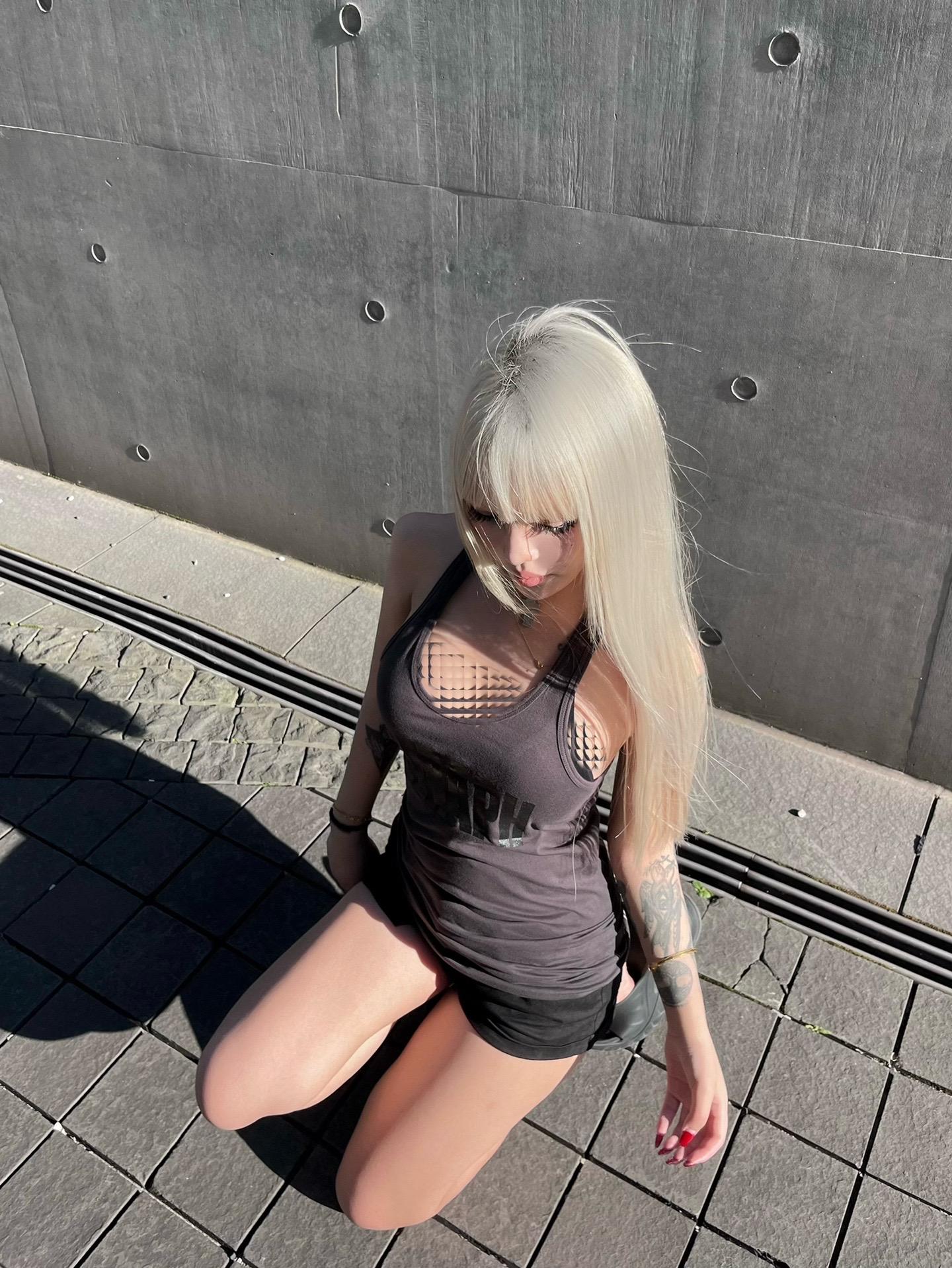 本人醉酒后擅长发送"你想我吗你怎么不理我？你不爱我了？"等直白语录
我们真正牛逼的人 不在乎话术 也不在乎输