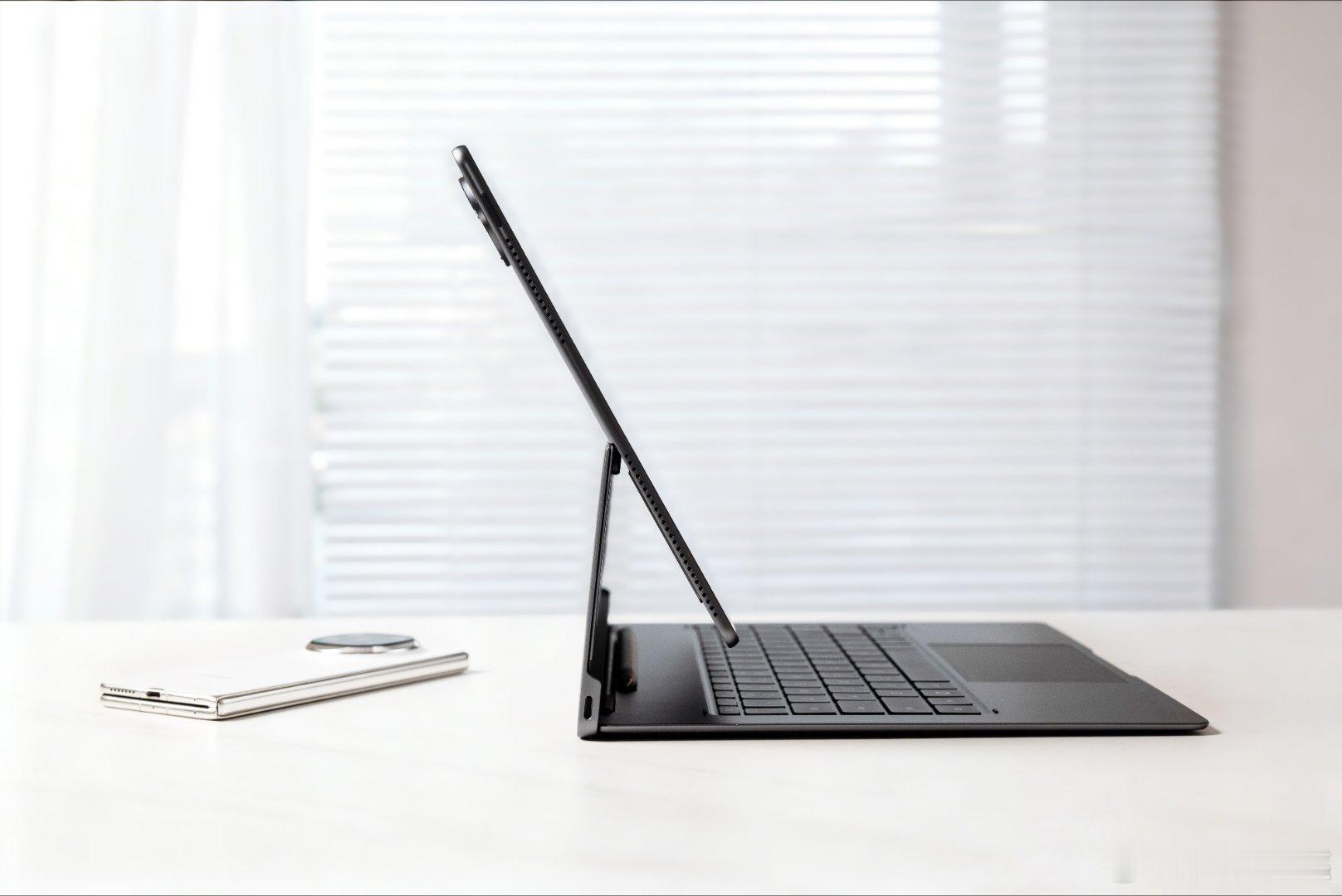 华为鸿蒙代表，华为MatePad Edge，鸿蒙二合一，不但从形态，更是从系统的