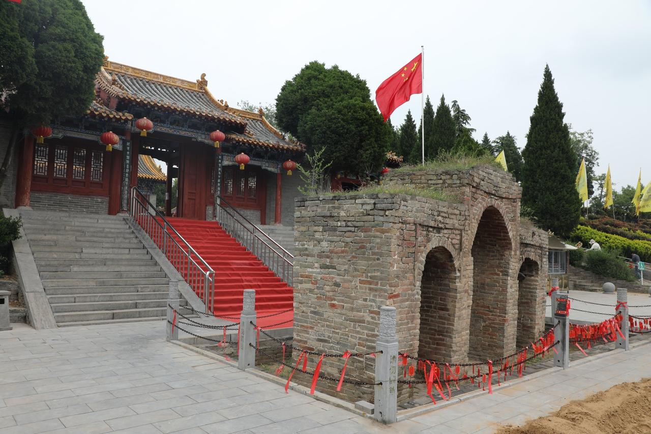黄河故道 华夏圣地：颛顼、帝喾二帝陵寻根问祖

今天是农历三月十八，三皇五帝中第