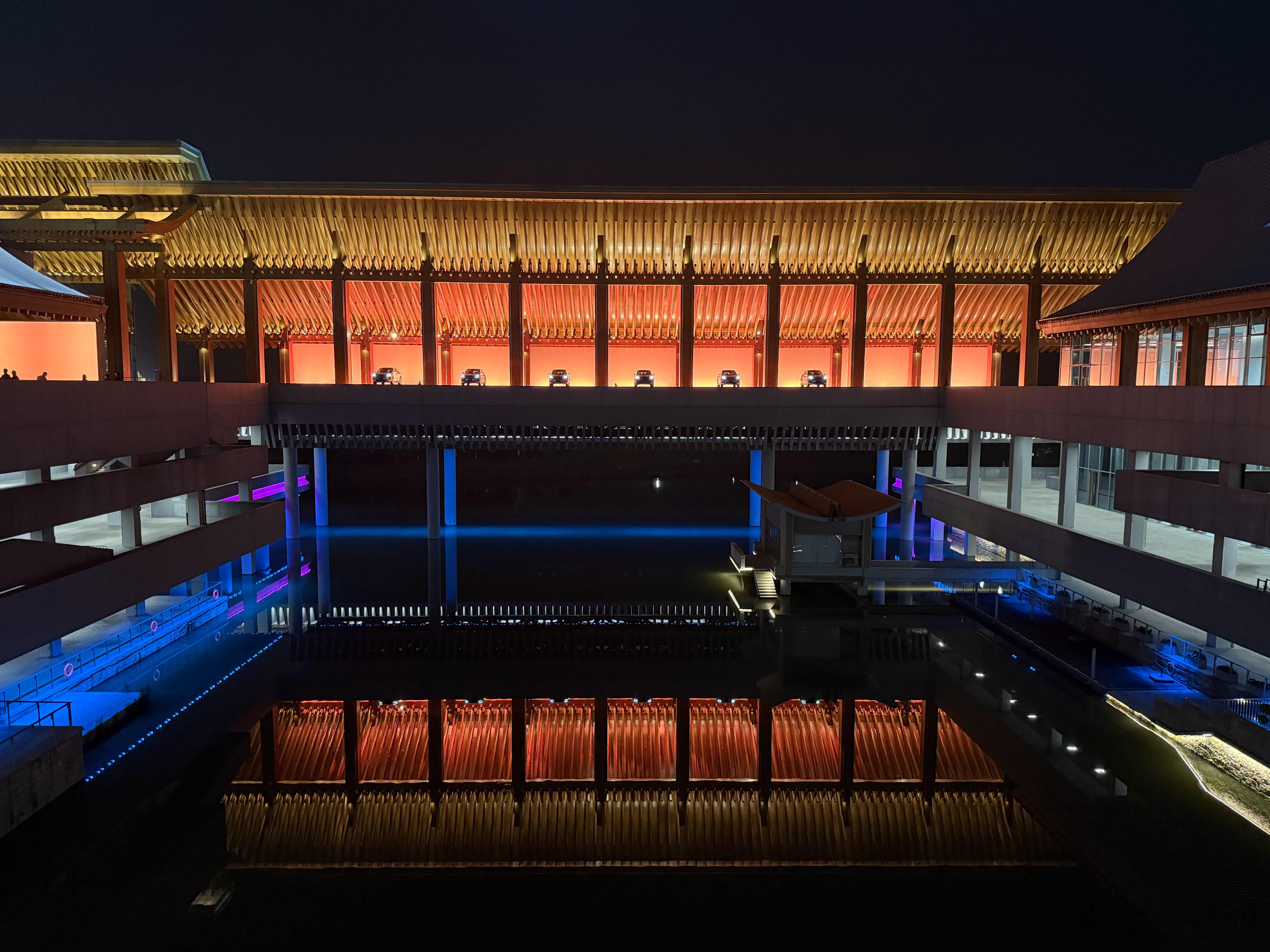 今晚的工作内容很有格调的展车布置什么车呢？我和汽车的日常 宁波