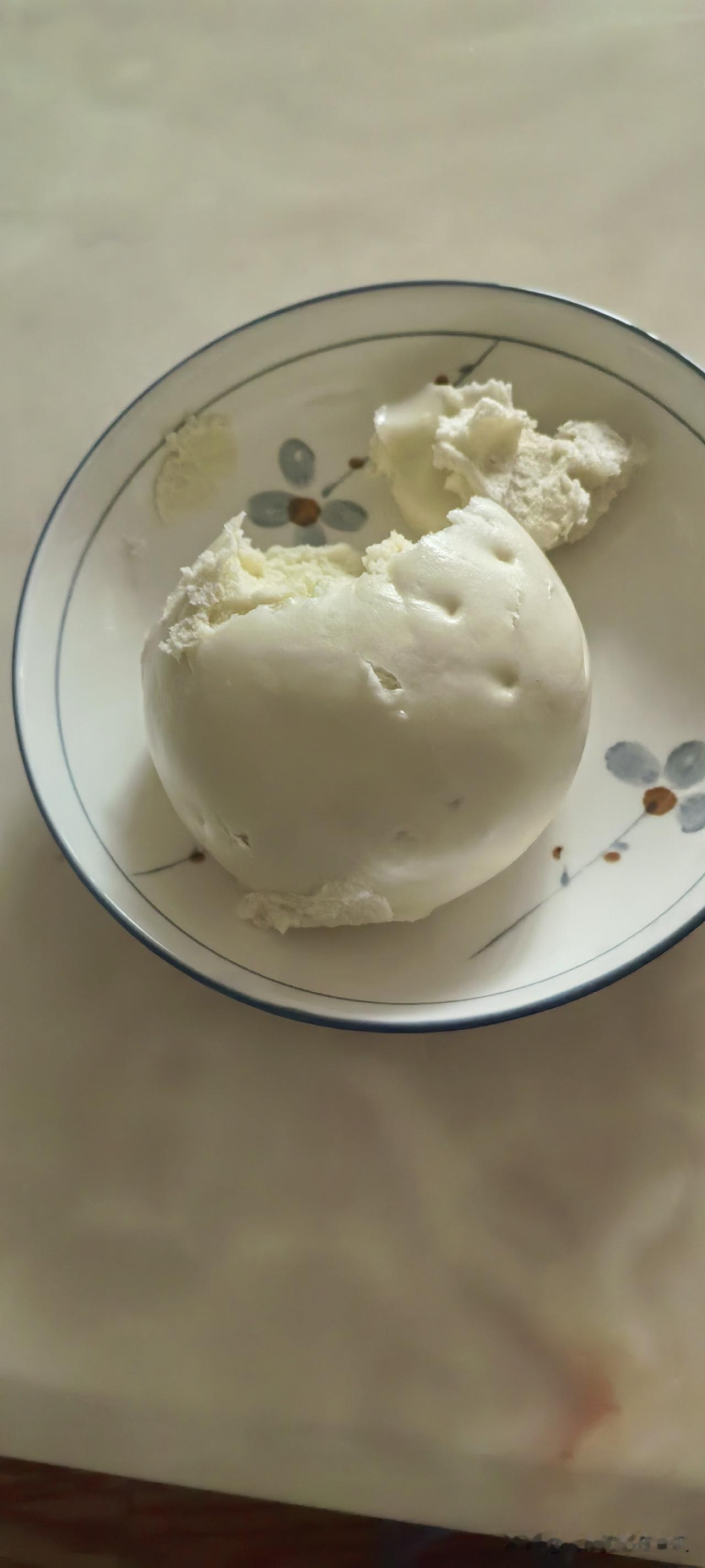 智能手机就是现代鸦片。
我已经被手机给控制了。早上眼睛一睁开就要看看手机刷刷视频