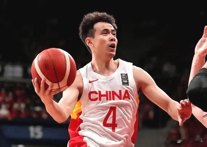 中国男篮首节以11-21落后日本队，三个没想到！
1.没想到，中国男篮开局以2-
