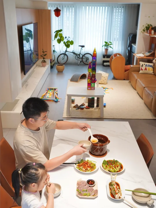 长大后住进了小时候的家