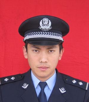 一位从警只有短短五个月的年轻民警，是什么信念，让他在生死瞬间毫不犹豫选择逆行？屠