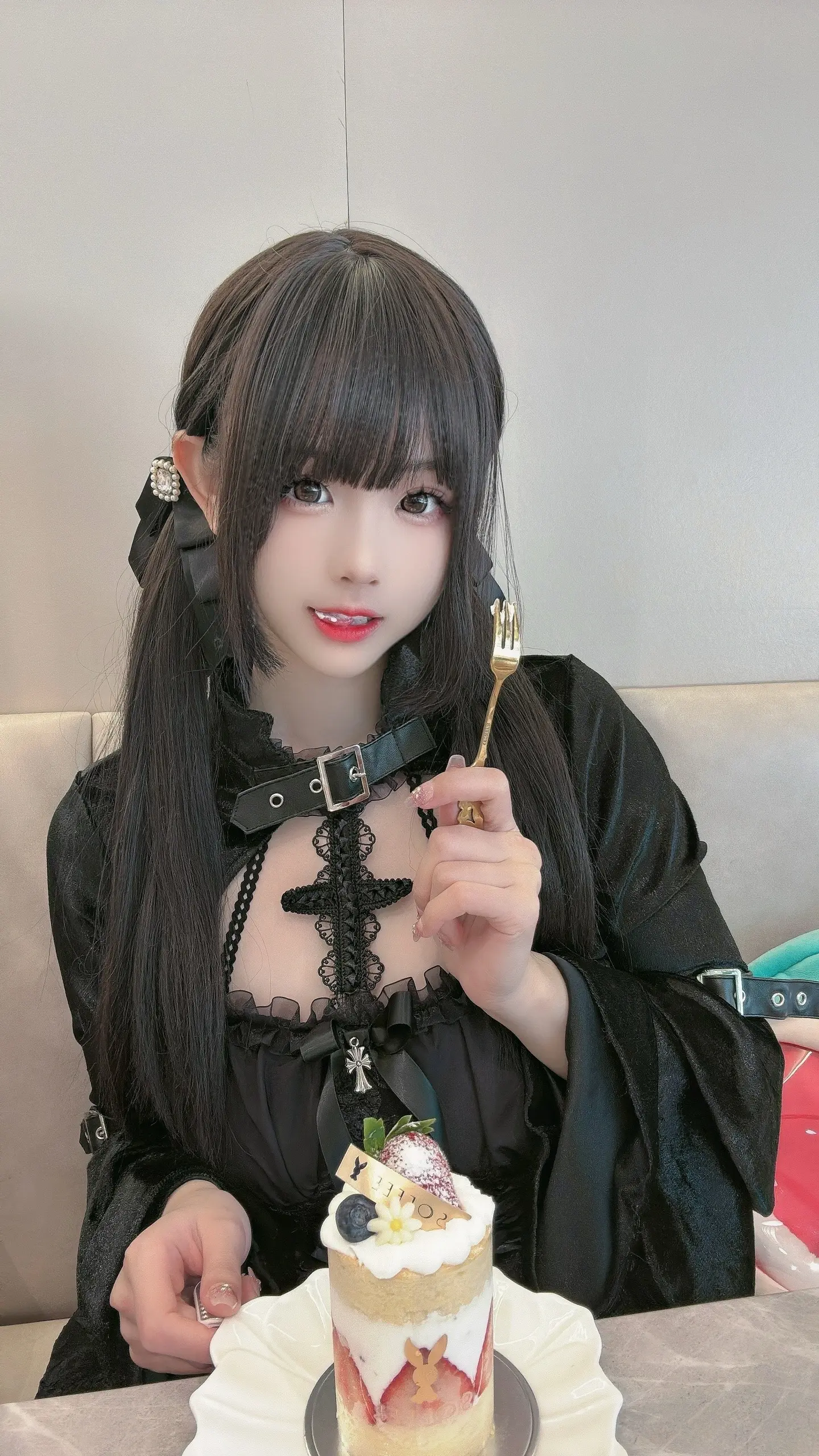 喝完这杯尿尿是蓝色💙。