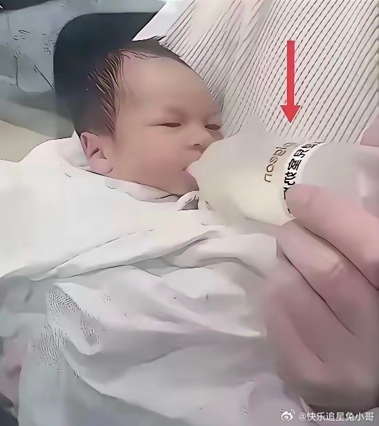 汪小菲给马筱梅的儿子喂液态奶，其实也不是多昂贵，一般200ML的液体奶20块钱-