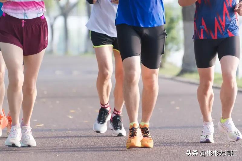 看到“男子跑步时突发呼吸性碱中毒晕倒”这事儿，真让人捏把汗。呼吸性碱中毒一般是因