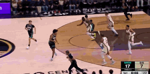 格林三分！！打进！！！ 