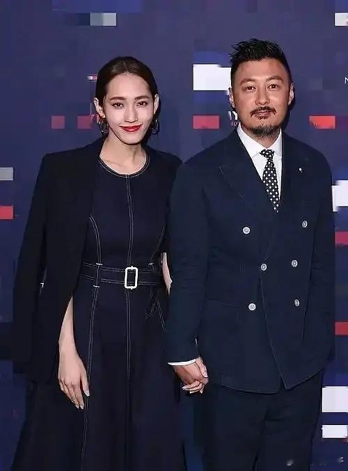 余文乐老婆比他小很多吗 