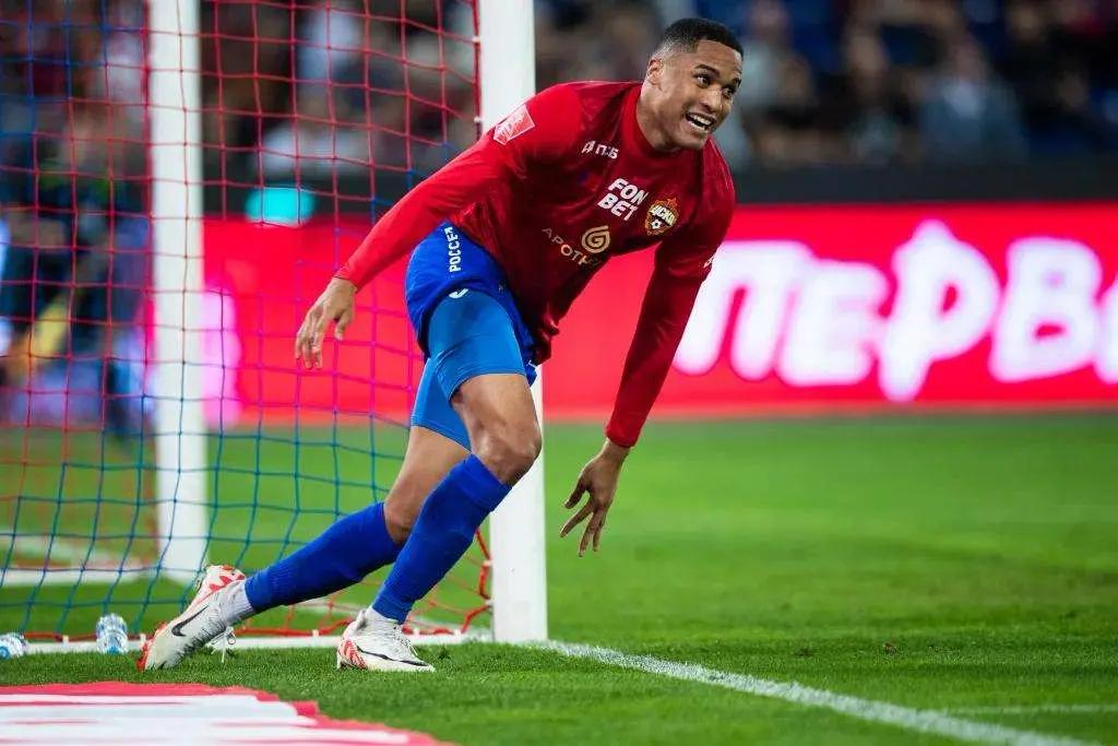 【中超新援】23岁的委内瑞拉前锋瓜里拉帕，身高1米89，目前身价120万欧元。