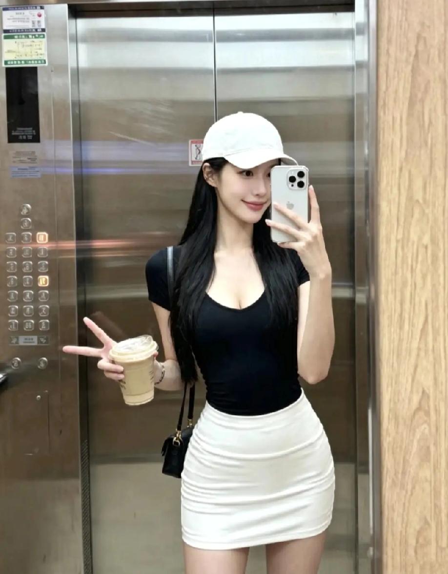 女人怎样穿搭，更显气质 分享甜美小姐姐随手拍 什么样的女人最令人着迷 自拍 美女