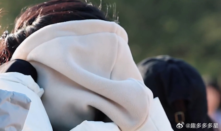 周也周也夏晓兰六边形战士比周也更抽象的是夏晓兰 没想到夏总这么全能，搞气氛、处理