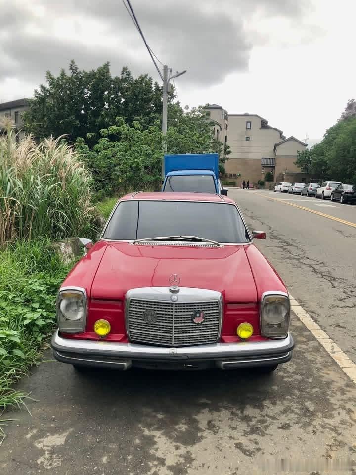 台湾老车🇩🇪BENZ W114 250C Coupe
