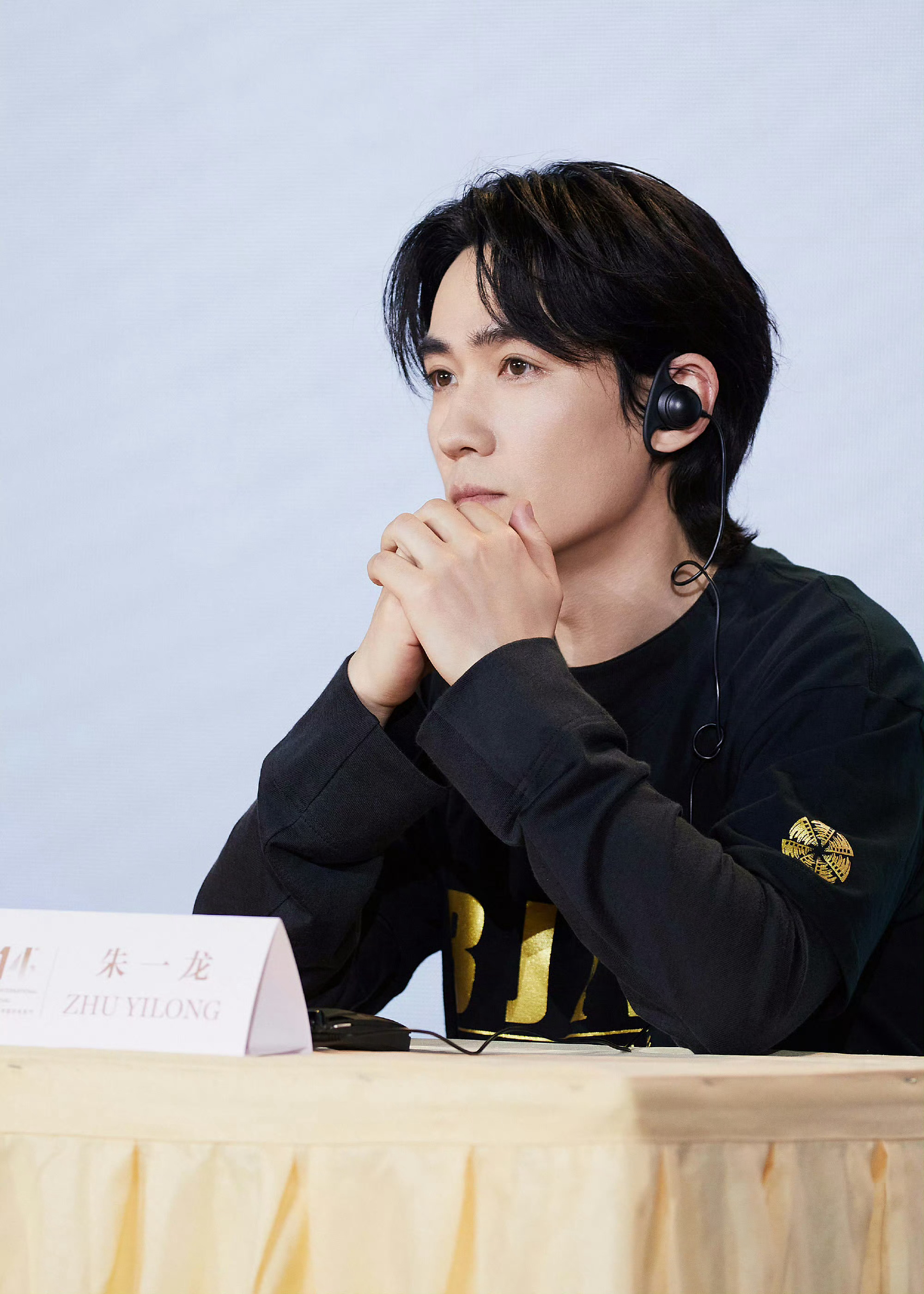 多看帅哥心情好[流鼻血]朱一龙睡前一个动作把气血养回来学 ​​​