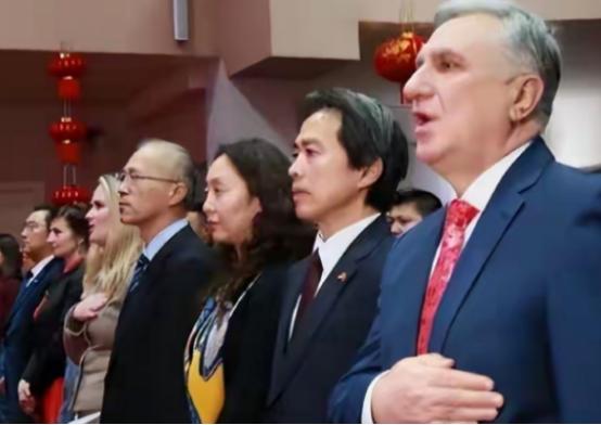 乌克兰独立后，大量科学家被中国“接纳”，而这些科学家来到中国后，不少人第一个要求