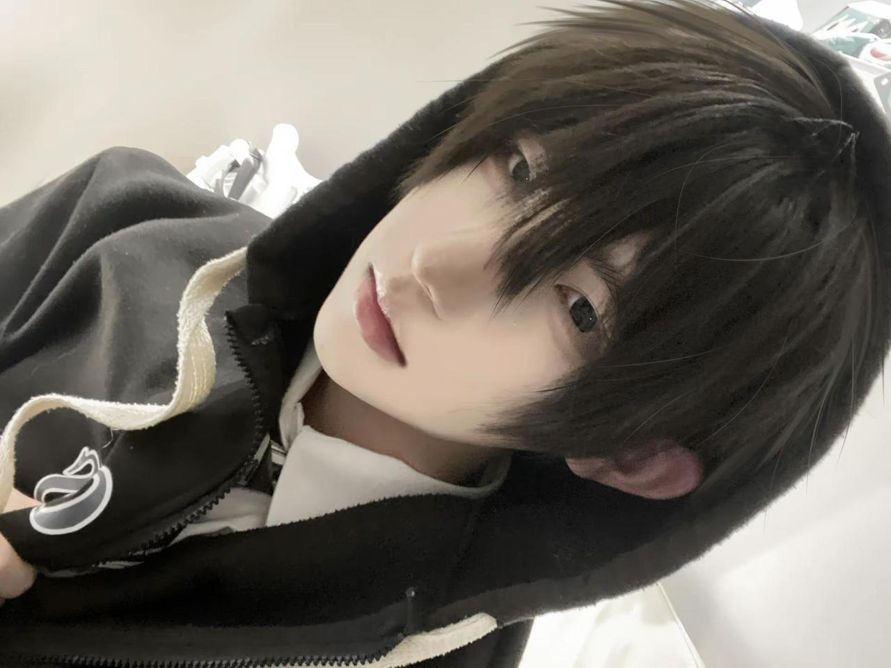 除了你的笑容我不接受任何礼物。青年 侧颜 07 宅