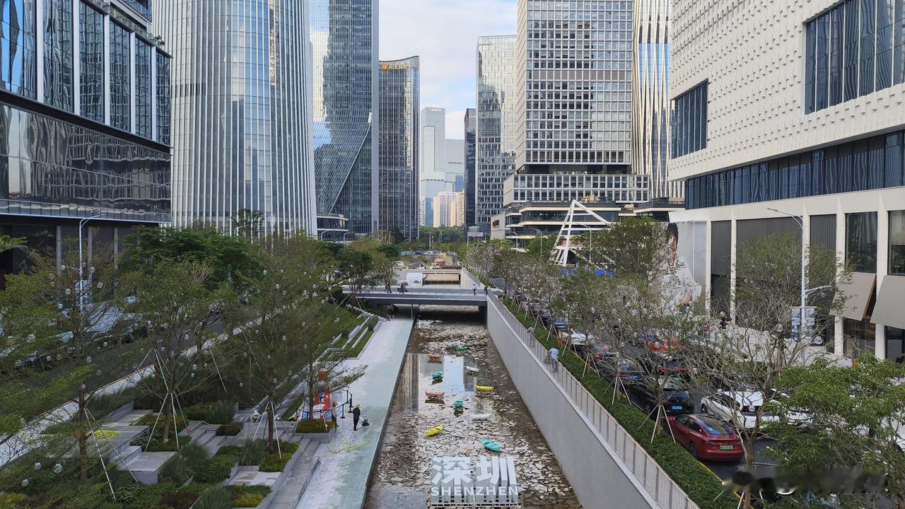 时光转瞬即逝，2025年已经来到尾声，
回望今年，大家有没有觉得是变化最大的一年