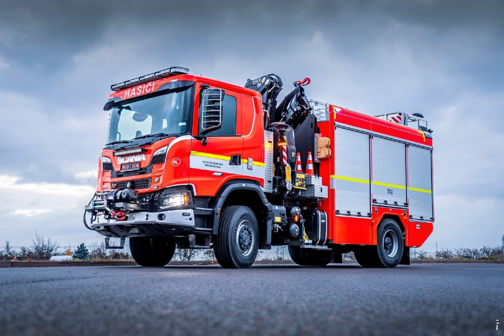 TAS2主打的是FASSI F185液壓起重機。AC.2.25起重力矩為16.2