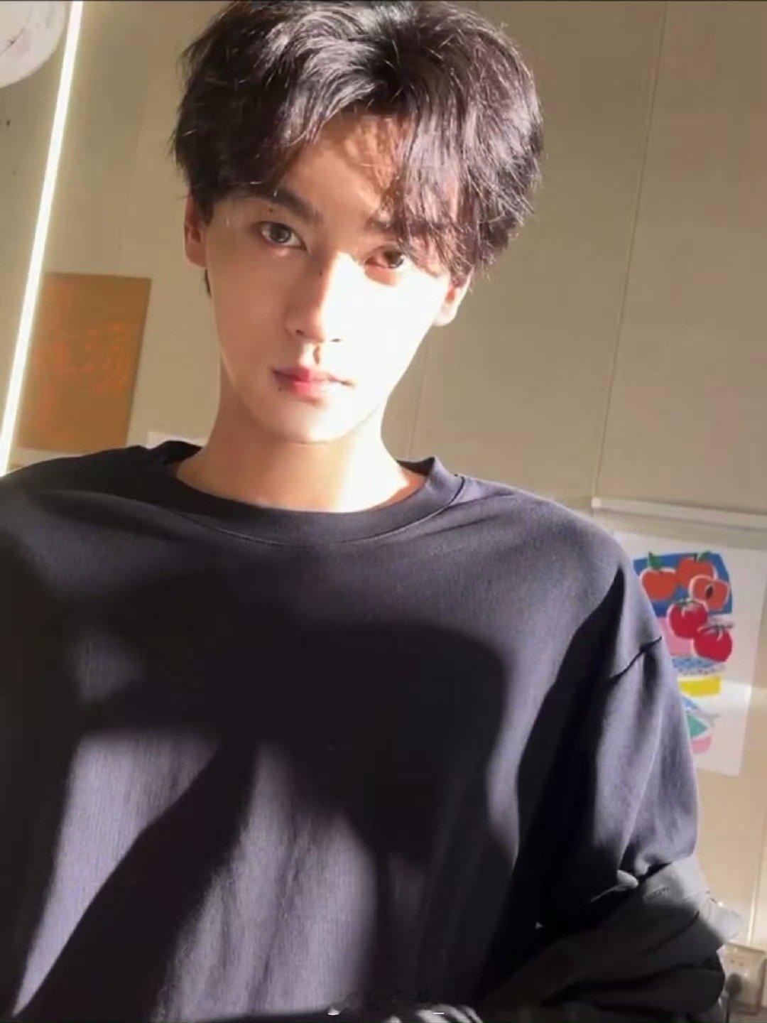 田栩宁粉丝数破100万田栩宁粉丝数破百万[泪]田栩宁粉丝数破百万 ​ ​​​
