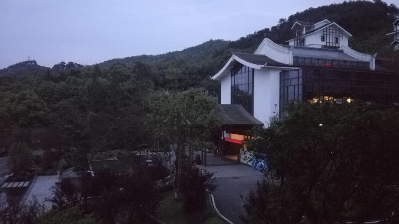 记住一座城市并不一定要有一段刻骨铭心的感情，或许只是一座建筑一条街，或者是一道菜