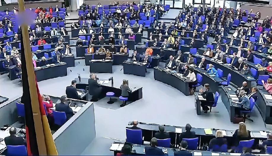 1月13日凌晨的最新消息，速报，全都不容错过，第一条：欧盟官员警告美国武力夺格陵