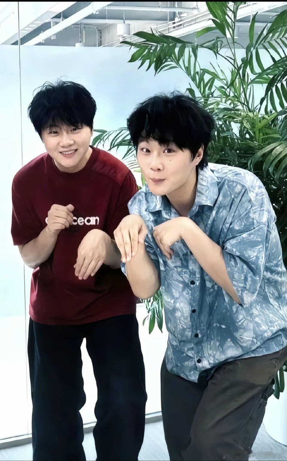 双高胎夸年特别行动 day4，我都感觉喜欢不需要理由，在一瞬间看着他俩可爱的时候