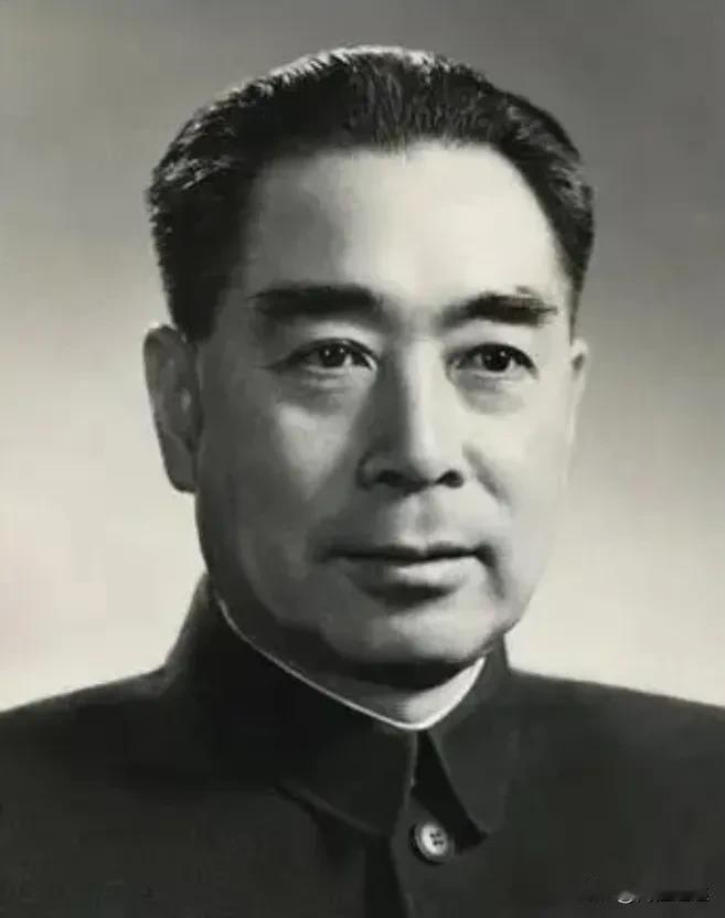 1976年1月8日周恩来总理逝世。
联合国为周恩来总理降半旗致哀7天！
有的国家