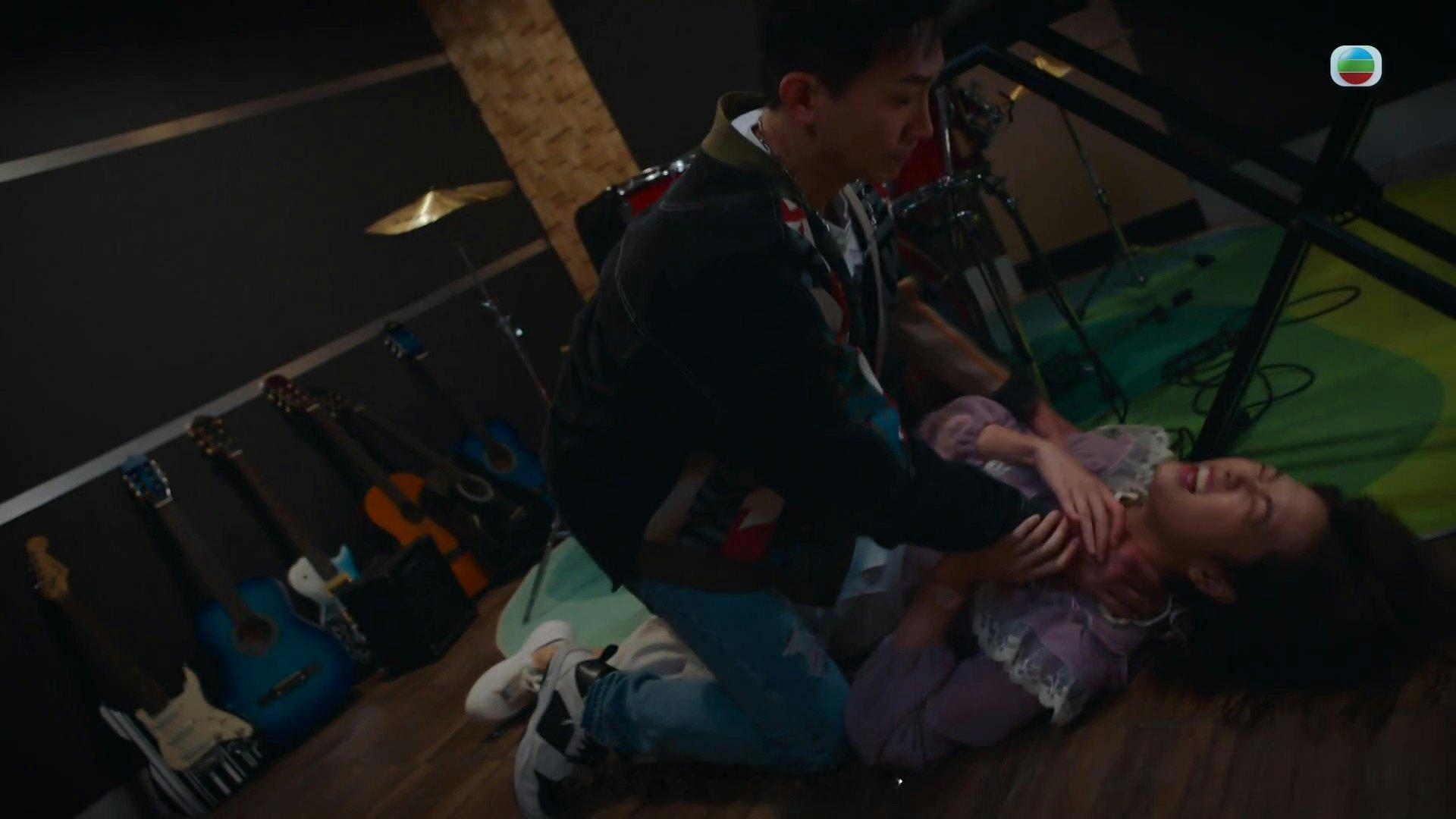 《非份之罪》单元《无脸女尸》剧情看点：曾展望颠覆形象演渣男施暴游嘉欣，演技全网获