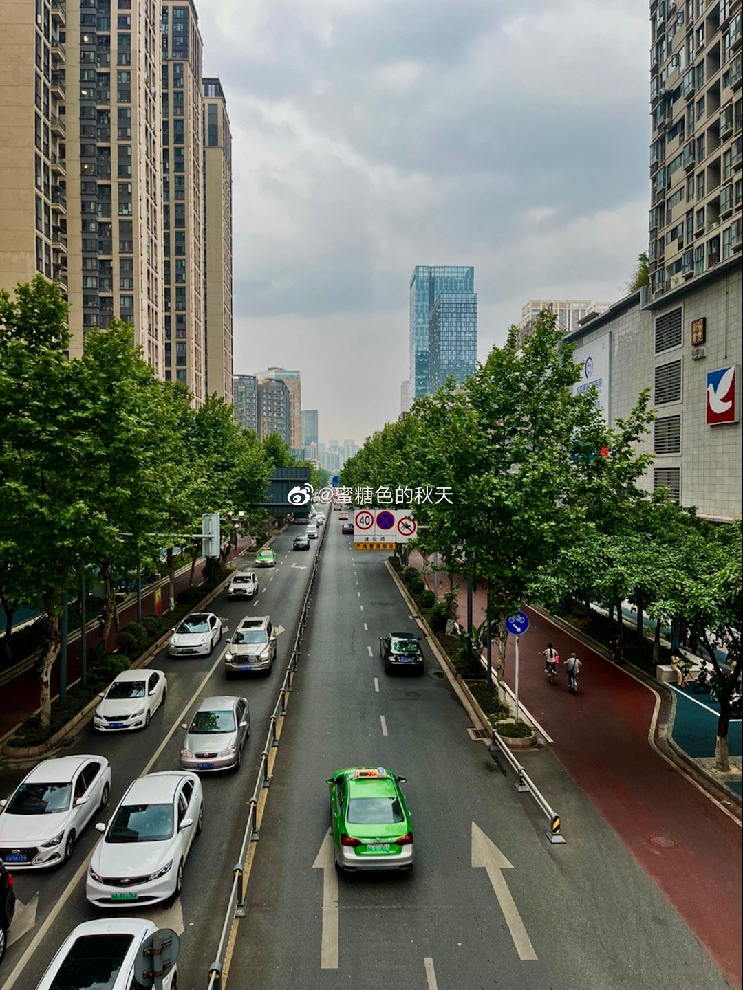 天青色等烟雨而我在等车 ​​​