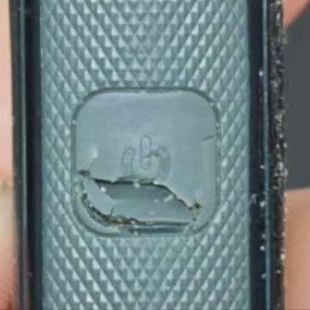 深圳男子潜水买影石相机按键碎裂进水影石相机故障维修费高于相机二手市价近日，深圳沈