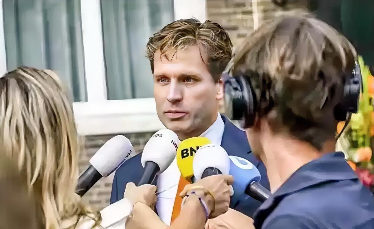 荷兰经济大臣卡雷曼斯取消12月访华计划，他给出的理由是双方日程安排冲突。不过外界