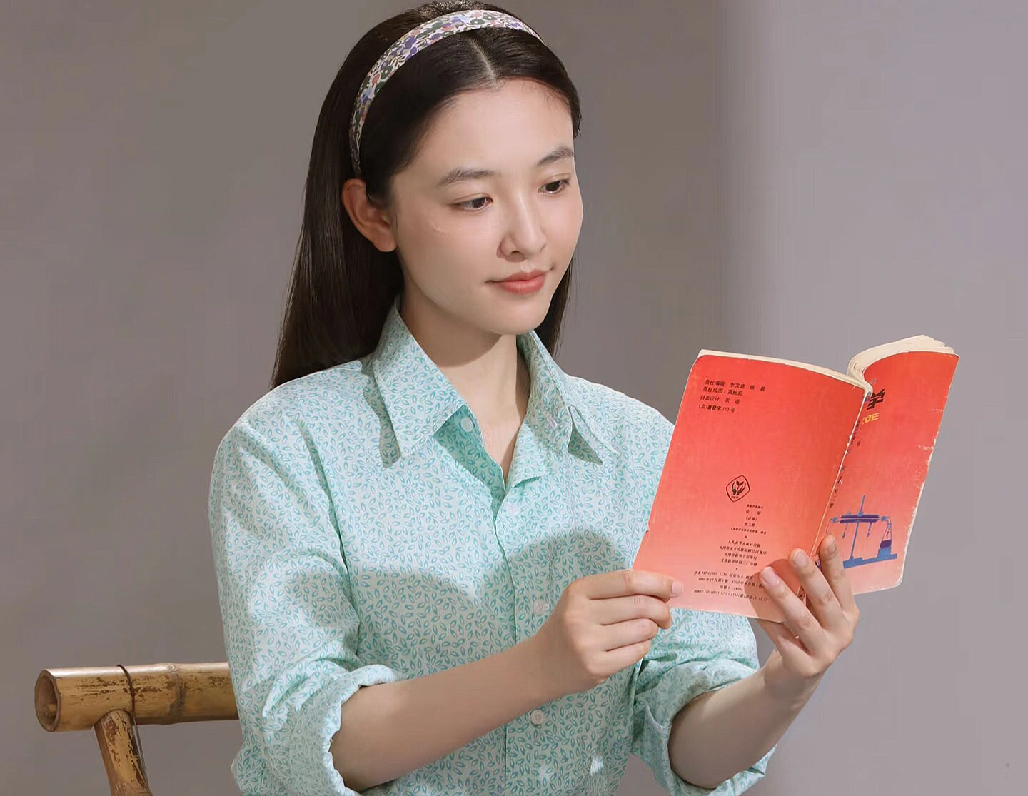 六姊妹  老四创业失败，心情低落。其他五姊妹悄悄凑钱帮她渡过难关，还陪她熬夜复盘