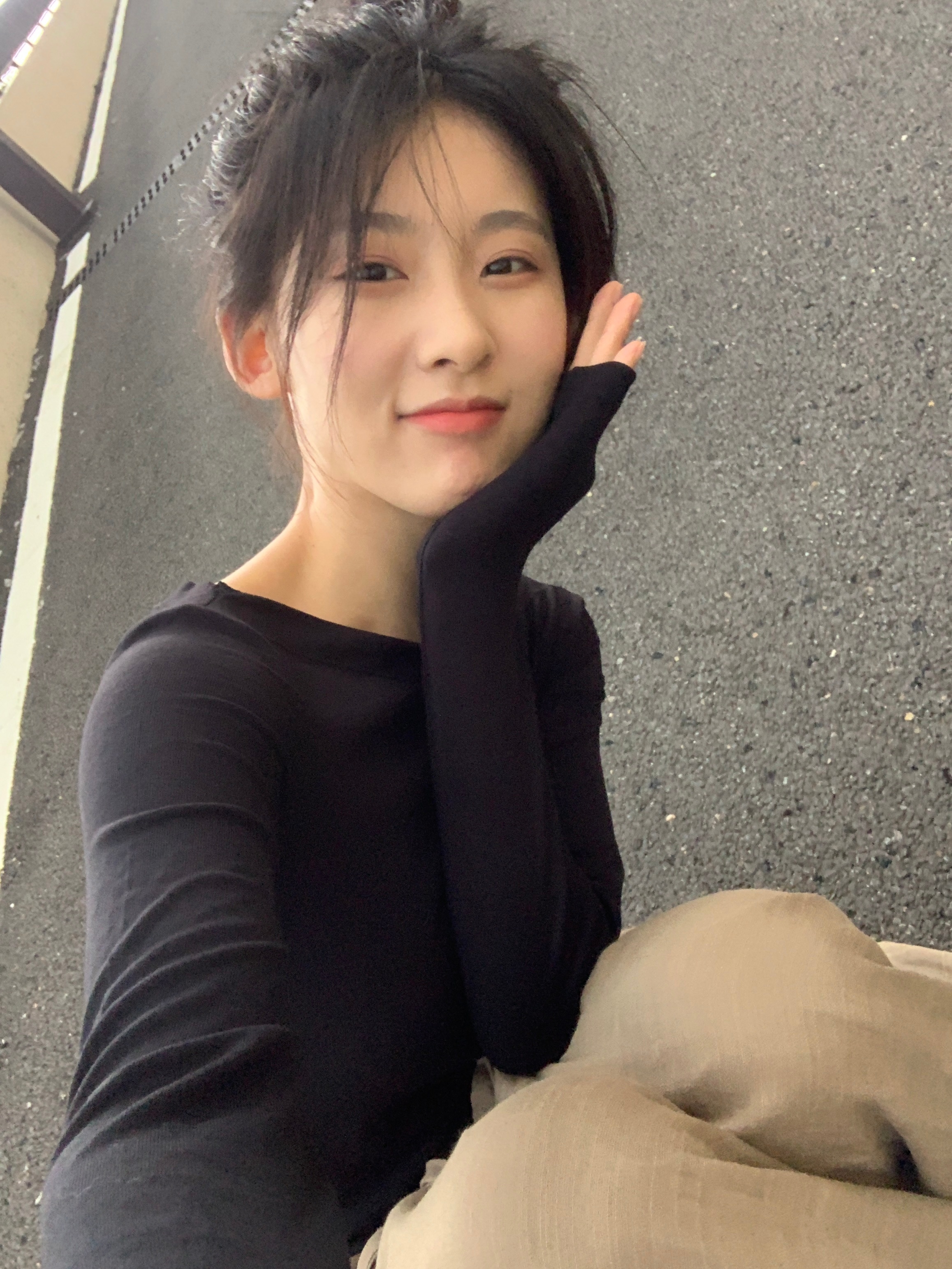 阿团刚享受了五分钟的自由时光 就开始狂风暴雨 ​​​