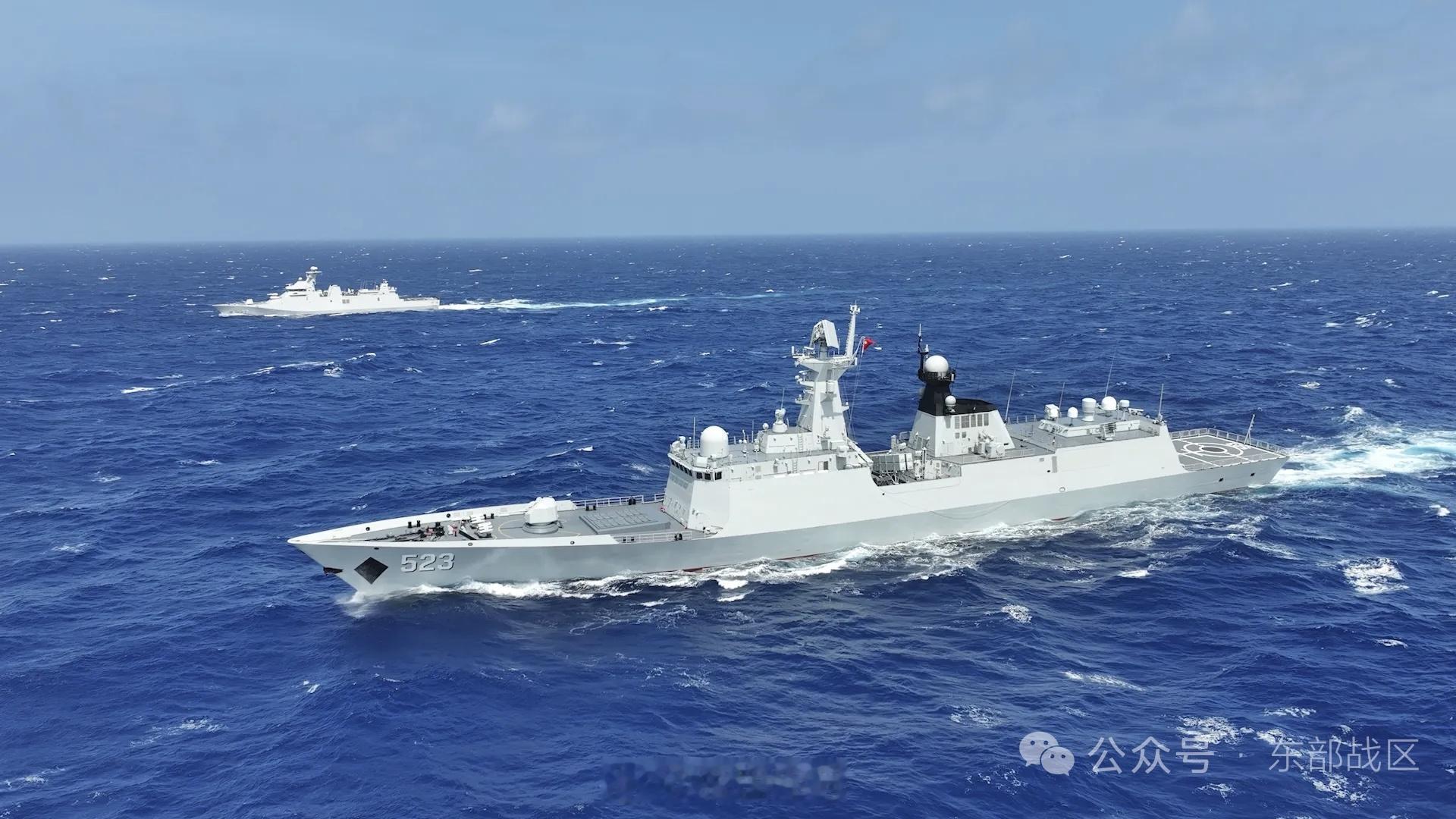 【中国印尼海军完成位台岛以东海域通航演练】8月12日上午，中国海军红河舰与印尼海