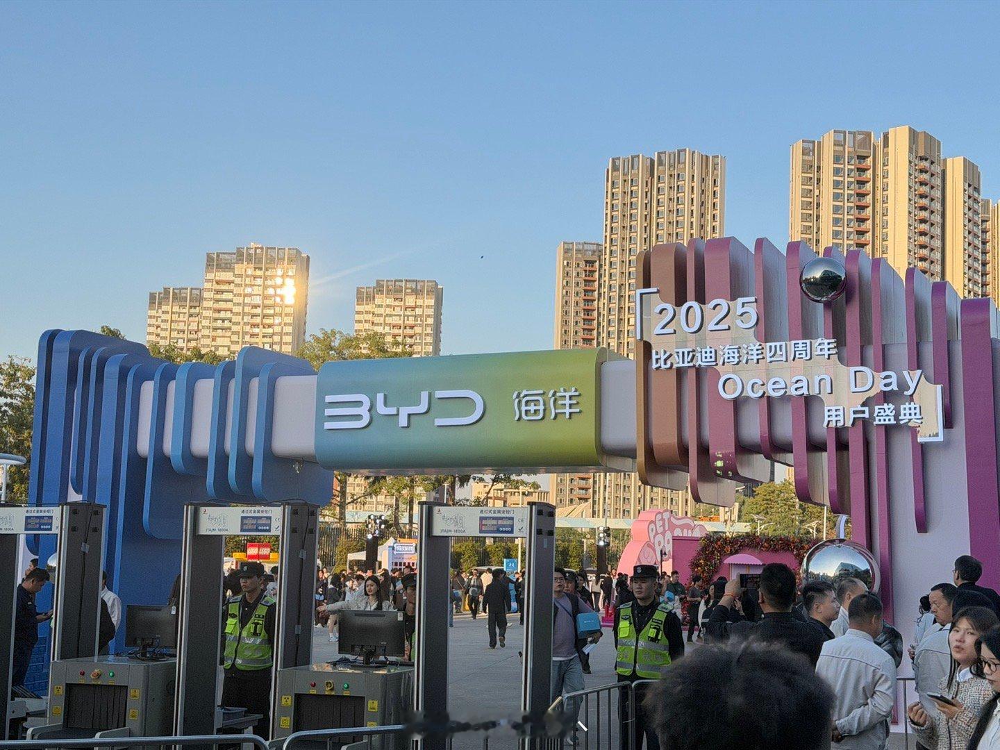 比亚迪海洋的黑猴痛车太帅了