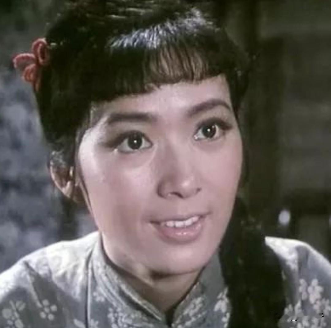 中国电影史人物之第1478位，龚雪（1953.3.16一）生于上海。
1970年