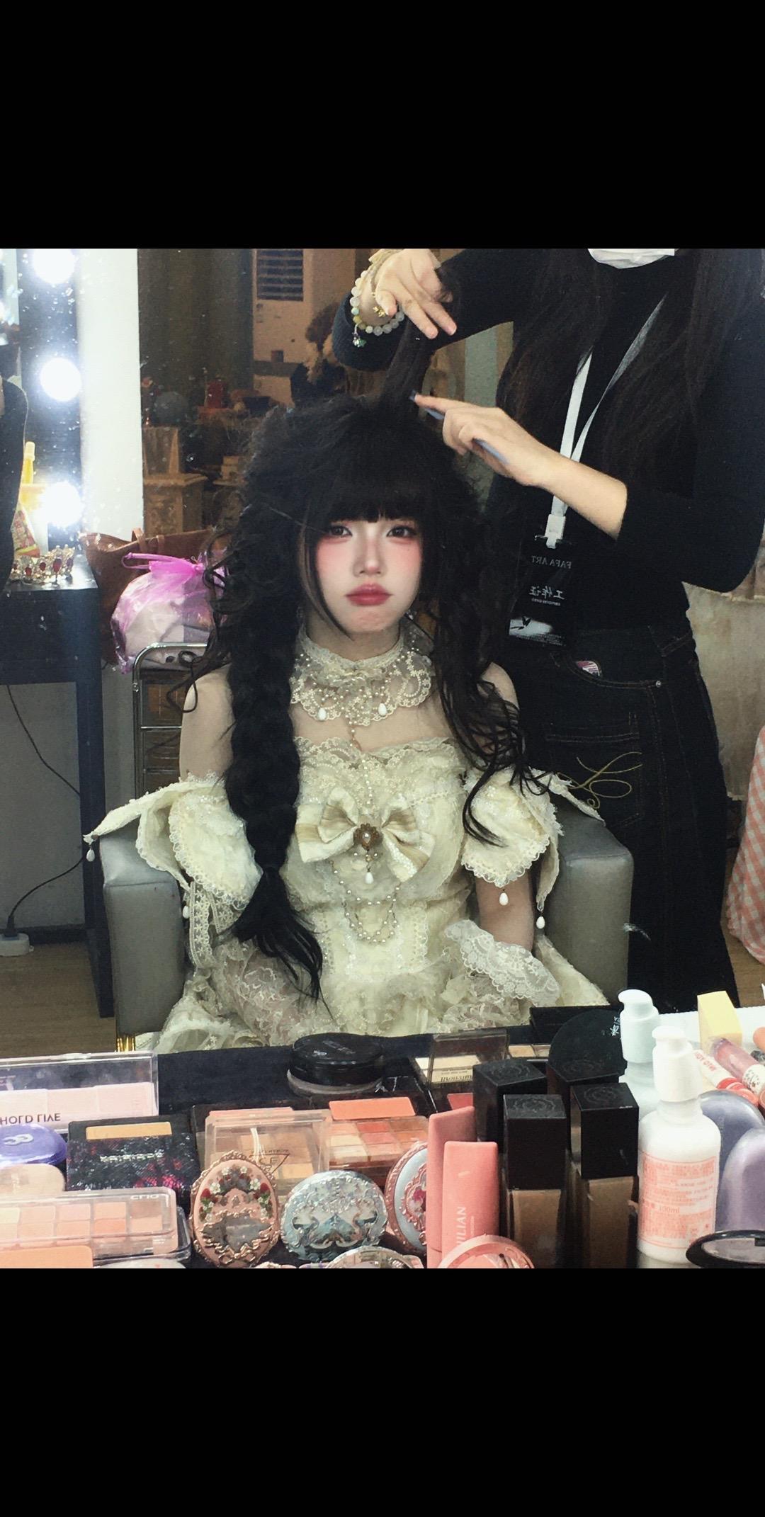 算了 彼此各有难处 人与人之间 好像永远都无法真正的共情 你有你的为难...