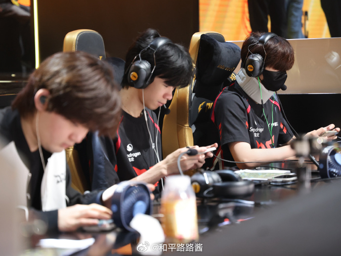 这比赛真够燥的 2026PEL夏季赛 【赛前京日份pic📸】今日赛前返图来啦哥