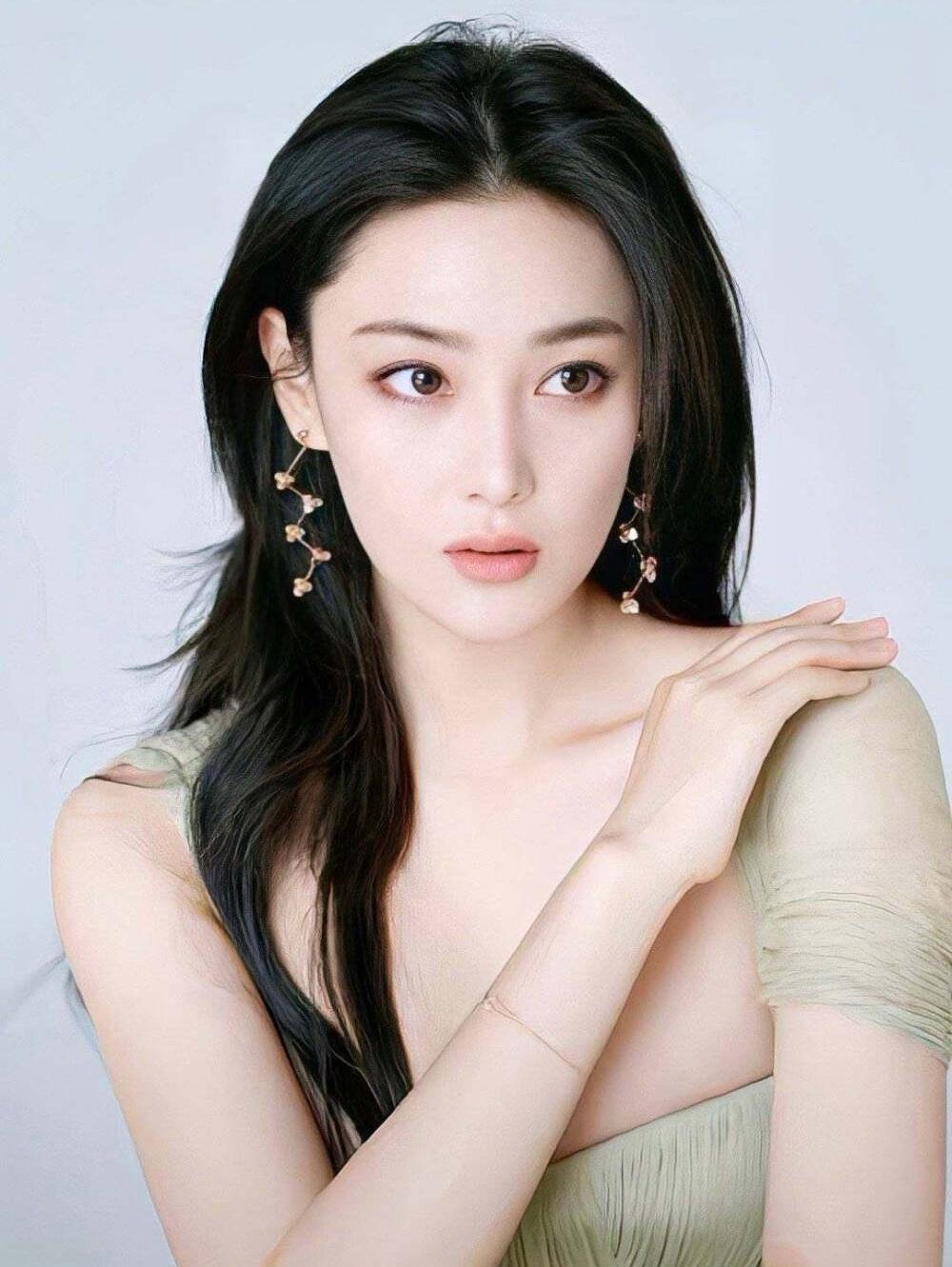 张馨予，估计想不到，自己的一次正确选择，成就了今天的幸福。

有人说，婚姻对于女