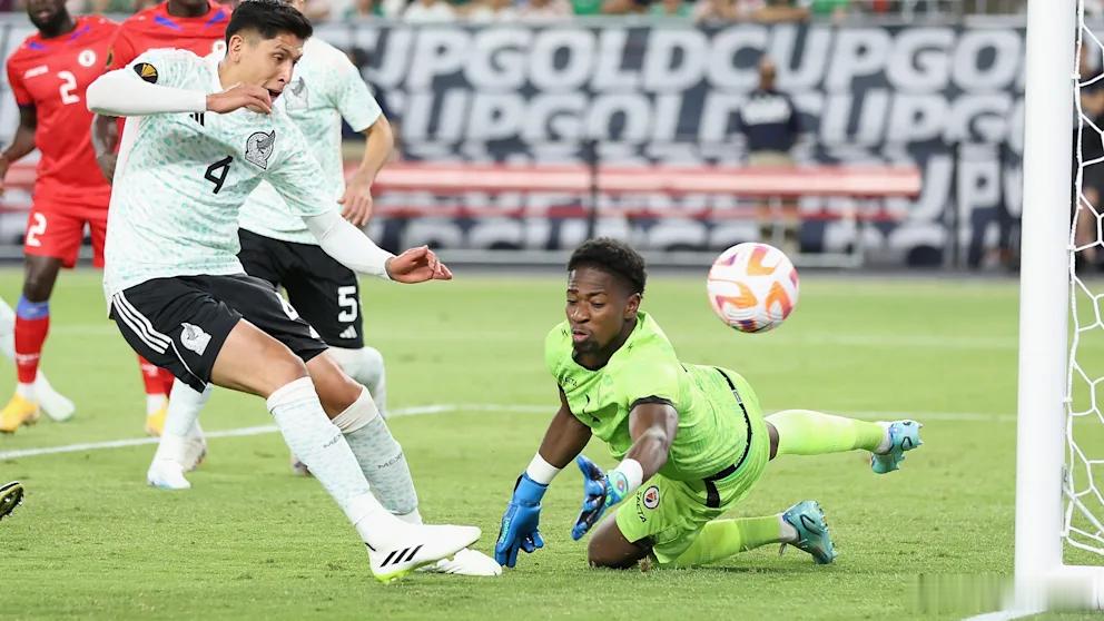 效力于德国第五级别联赛球队FC Cosmos Koblenz的海地门将Duver