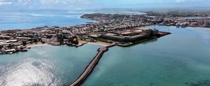 红海咽喉吉布提：方寸之地博弈全球，小国玩转地缘生存 面积仅2.32万平方公里，约