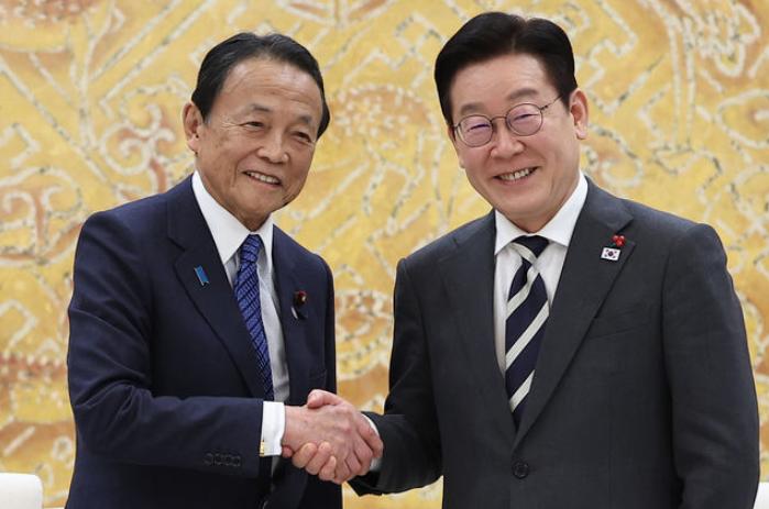 高市早苗不方便说的，麻生太郎说了。

只可惜，李在明根本没给他面子！

最近日韩