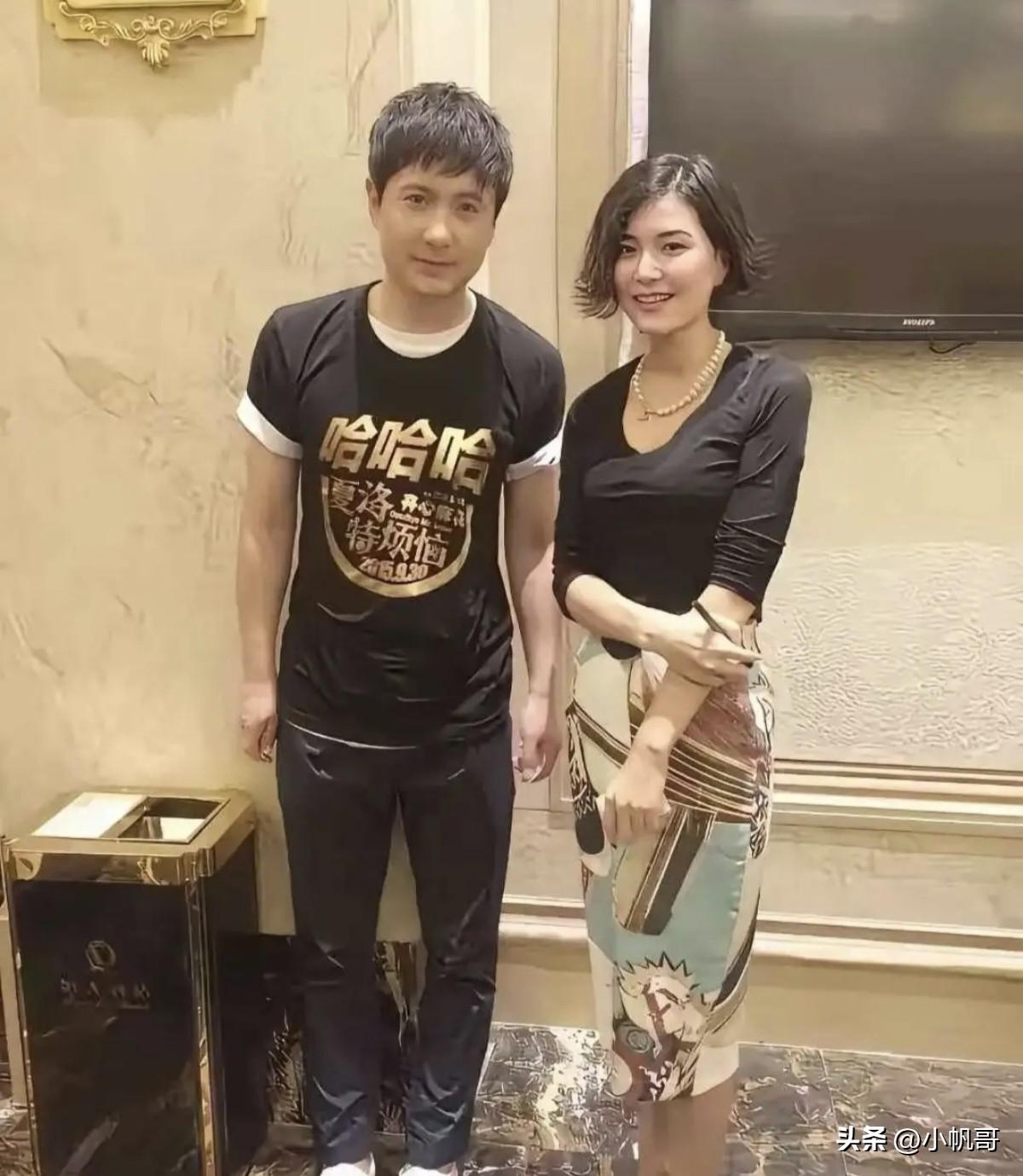 腾哥旁边的女士是谁，还有谁，想不起来