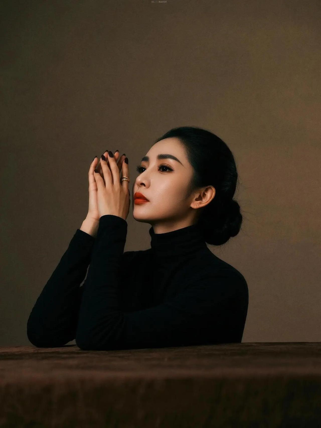 过分的善良有时候也是一种傻，记住要把你的善良，留给那些懂得感恩的人自拍姿势