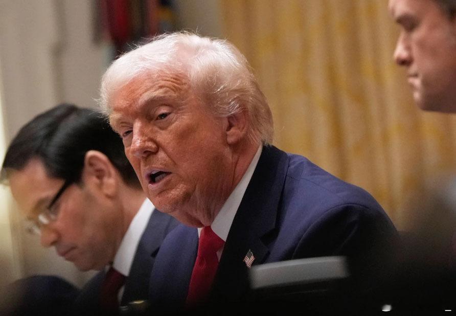 美联社称美国新发表的《国家安全战略》以有时冷漠和好战的措辞强化了特朗普的“美国优