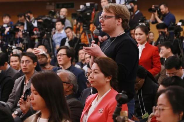 今天，外媒再次发出感叹，如今的中国已变得越来越“陌生”，陌生的令人“坐立不安”。